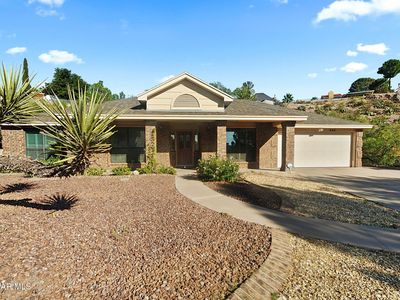 860 Hempstead Dr