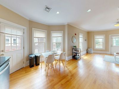 561 Broadway APT A2