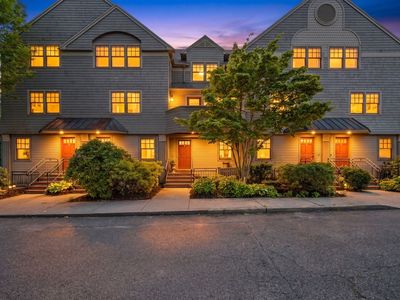 27 West St #11