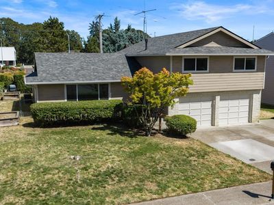 270 NE 20th Pl