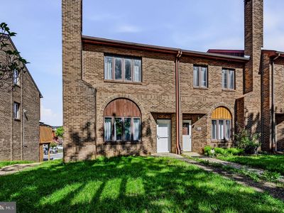 27 Servan Ct
