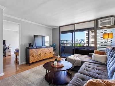 1521 Alexander St APT 406