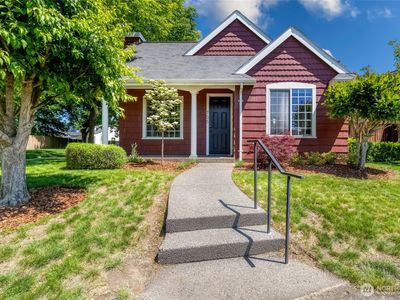 705 SE Creekside Drive
