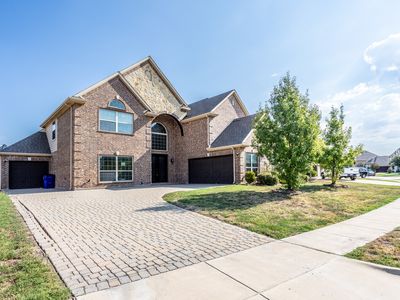 4803 Comstock Way