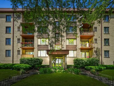 5800 W 105th St APT 2C