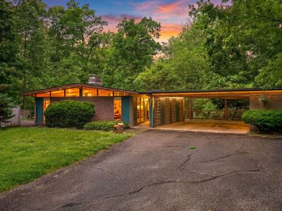 1952 Woodridge Cir