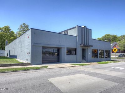102 S Wall Ave