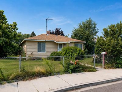 Property at 306 Adams St, Grandview, WA