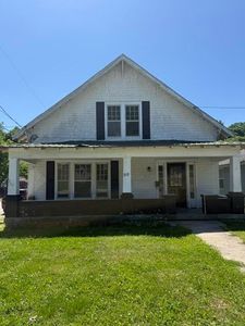 313 Holmes St