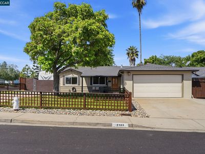 2103 Deerwood Dr