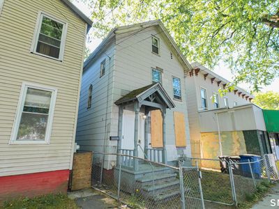 17 Shelton Avenue