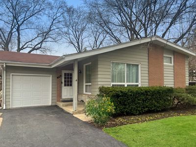 Property at 742 Pine St, Deerfield, IL