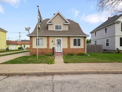 112 W 7th St