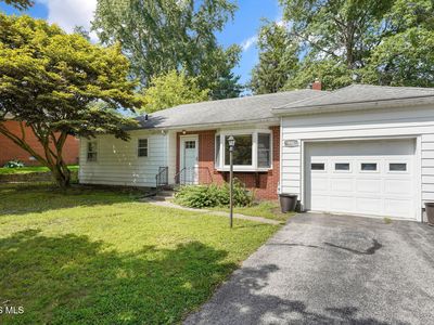 916 Gustin Ave