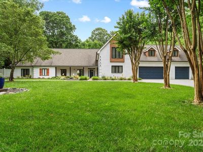 7017 Providence Rd S