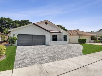 11049 Cloverleaf Circle