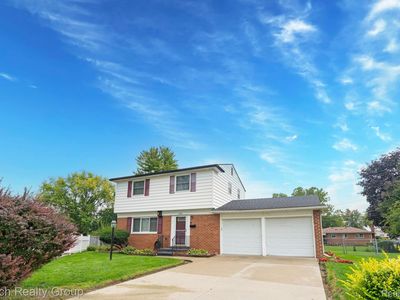 200 Clinton River Ct