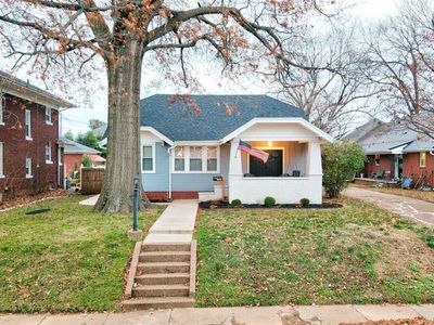 1303 Locust St