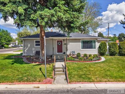 6 Stanford Ave