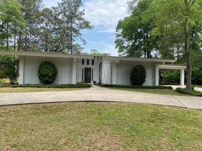 203 S Park Loop
