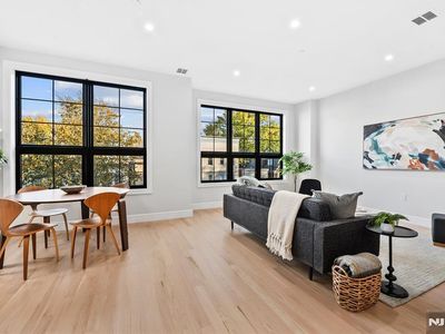 165 Delaware Ave #3