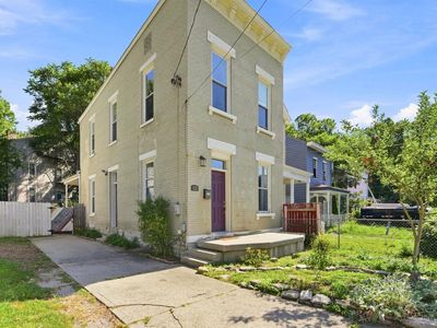 802 Delhi Ave