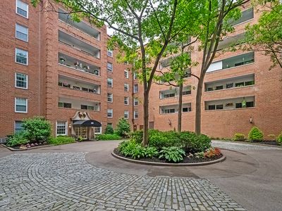 Property at 300 Fox Chapel Rd APT 511, Pittsburgh, PA