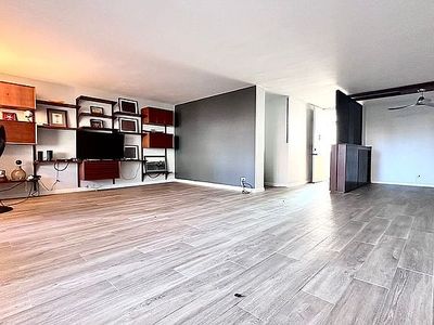 469 Ena Rd APT 607