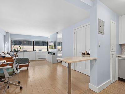 310 W 56th St APT 9E
