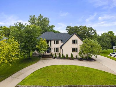 3523 Foxcroft Dr