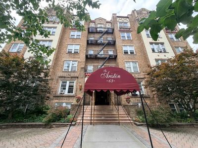 63 Sherman Pl APT B10