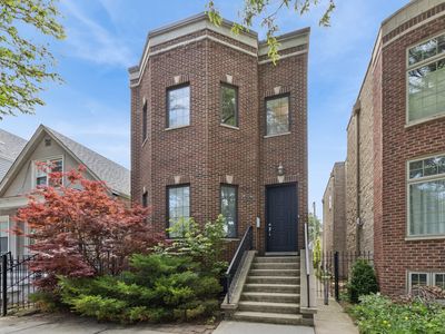2447 W Winona St