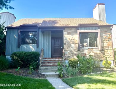 32 Emerald Lane