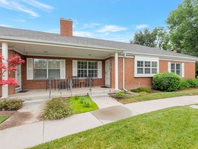 1420 E Saxony Pl S #C