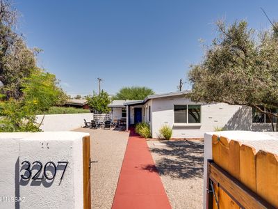 3207 E 2nd St