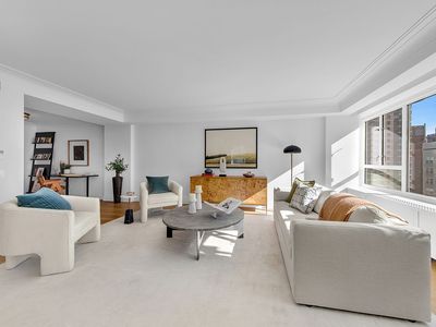 200 E 66th St APT D1403