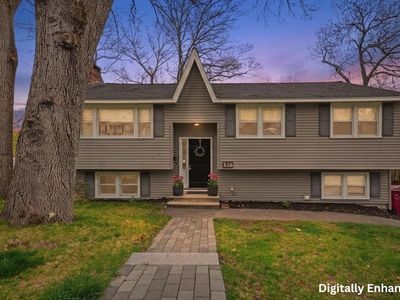 97 Llewellyn St