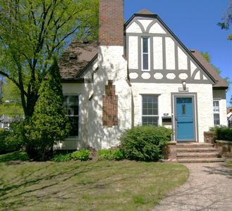 1457 Hoyt Ave W