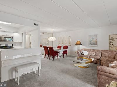 2015 Welsh Rd APT D57