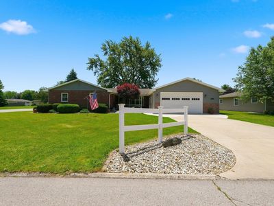 1401 Rivercrest Dr