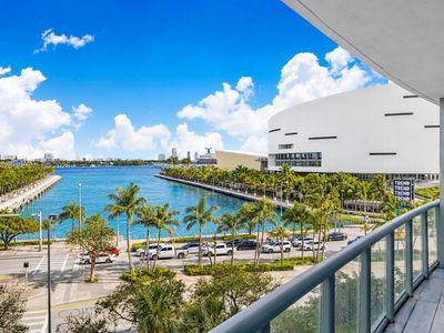 888 Biscayne Blvd APT 411