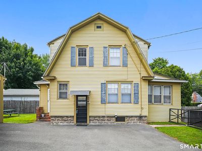 15 Bina Avenue