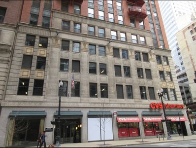 208 W Washington St APT 1404
