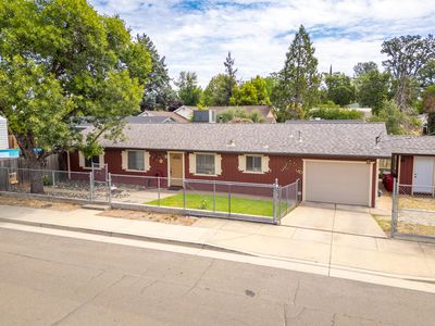 1821 Montana Ave