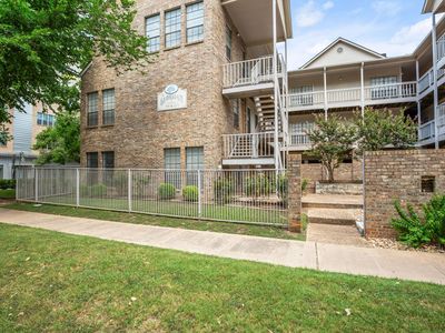 715 W 22nd 1/2 St APT 101