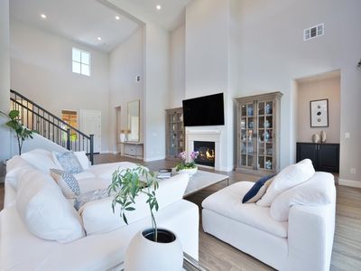 1014 Hogarth Way