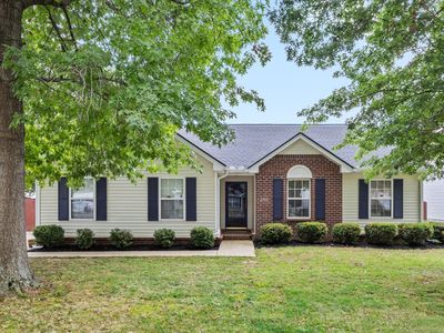 2735 Roscommon Dr