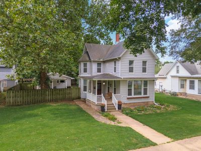 105 W Elm St