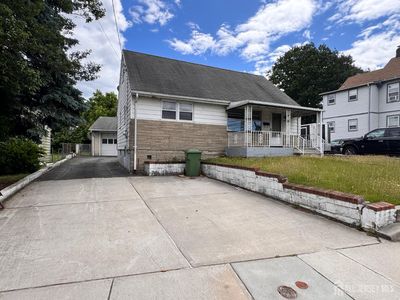 554 Ridgeway Ave
