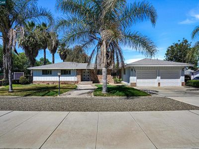 2585 S Macarthur Dr